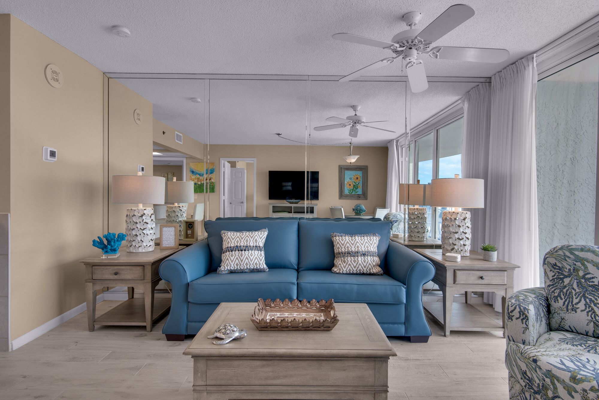 One Bedroom Condo, Tower 4, 10th Floor with Seasonal Beach Chairs