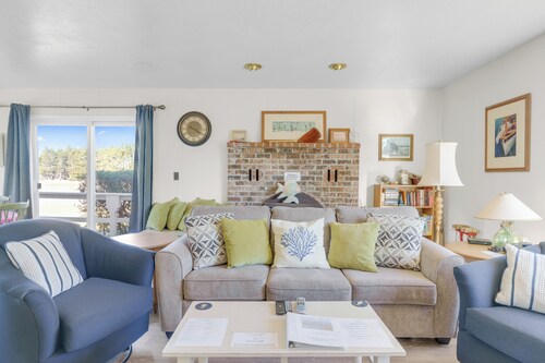 Carole's Place is a great home for a getaway. It is close to town but also seclu