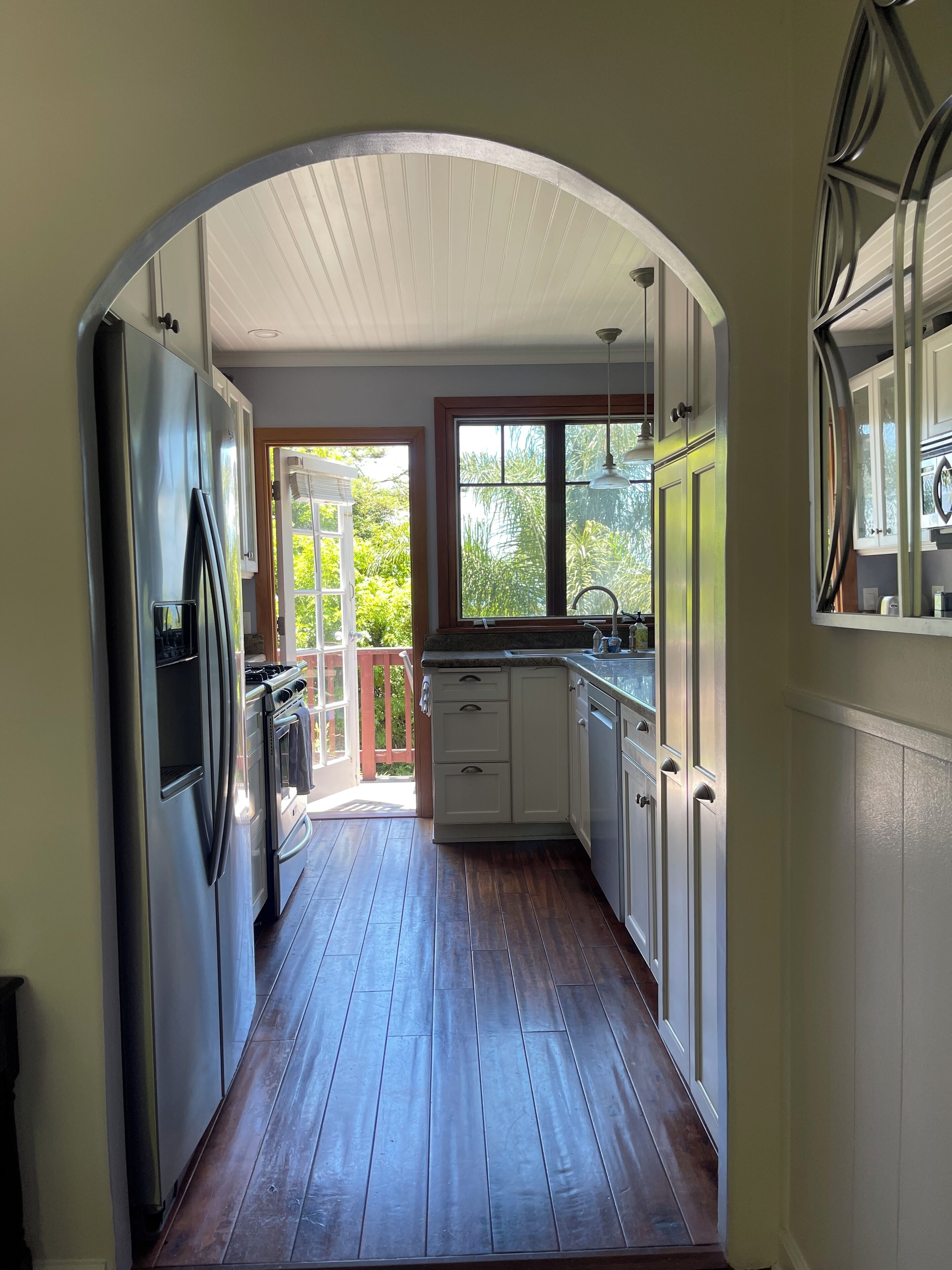 Kylskåp, mikrovågsugn, ugn och spishäll