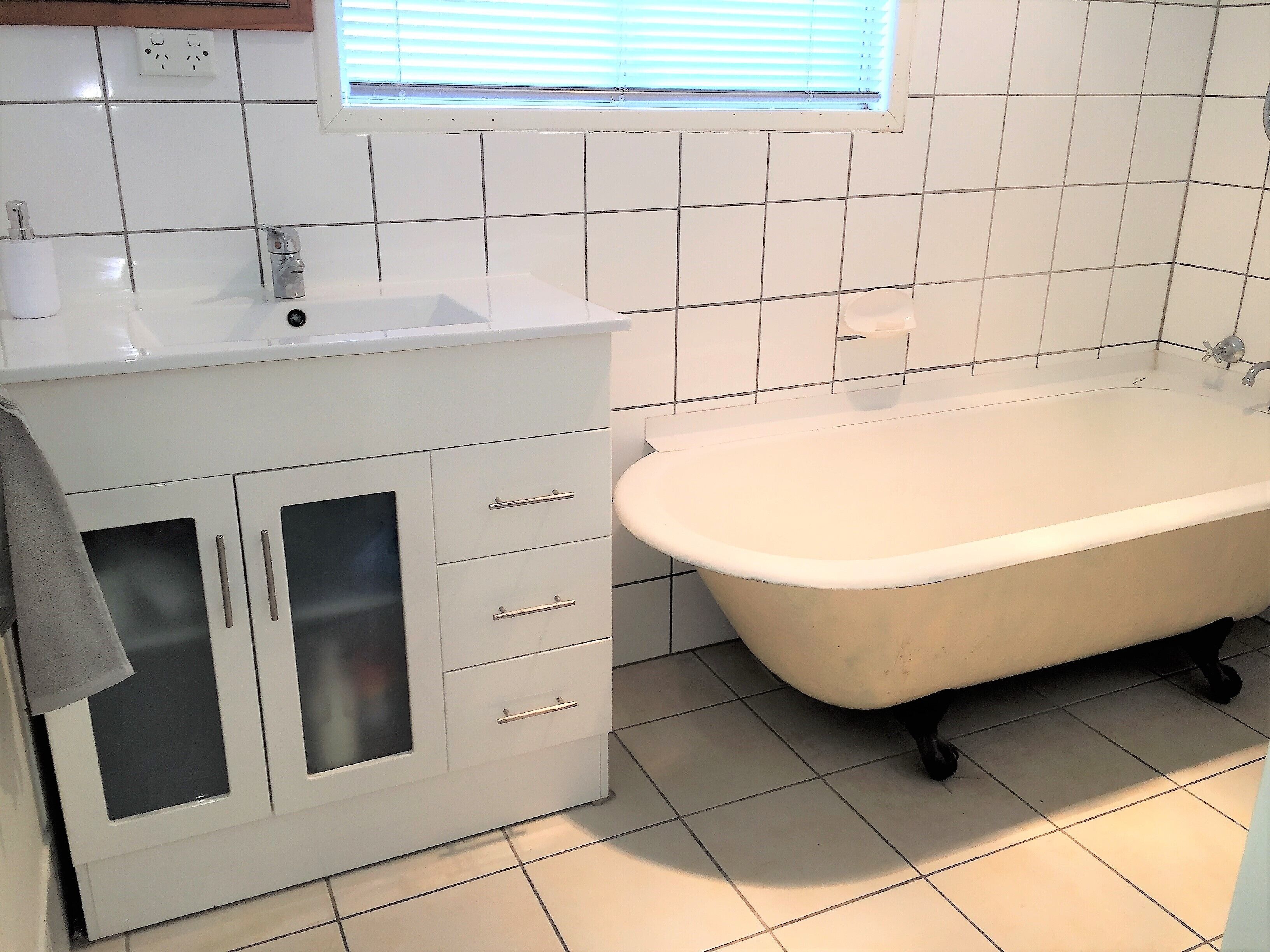 Simple comfy cottage