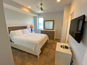 3 bedrooms, iron/ironing board, free WiFi, bed sheets - Beach House, Pet friendly, Elevator, Gulf Views (Pensacola Beach)