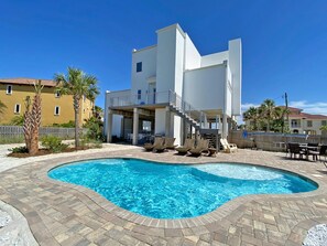 A heated pool - Ava for New Year Celebration . Beach House , Pet friendly, Miltary 10%. (Pensacola Beach)