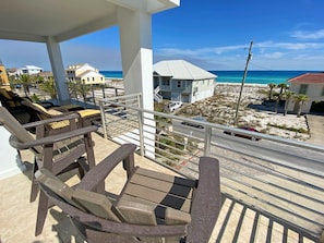 Terrace/patio - Ava for New Year Celebration . Beach House , Pet friendly, Miltary 10%. (Pensacola Beach)