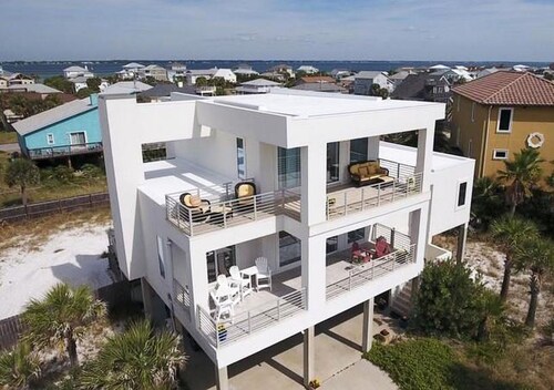 Beach House, Pet friendly, Elevator, Gulf Views Ava September 5-12 .