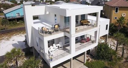 Beach House, Pet friendly, Elevator, Gulf Views Ava September 5-12 .