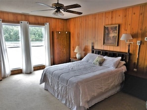 5 bedrooms, iron/ironing board, WiFi, bed sheets