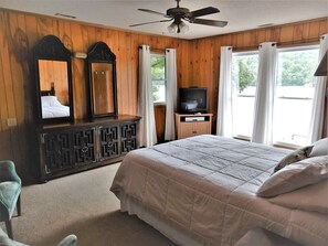 5 bedrooms, iron/ironing board, Internet, bed sheets