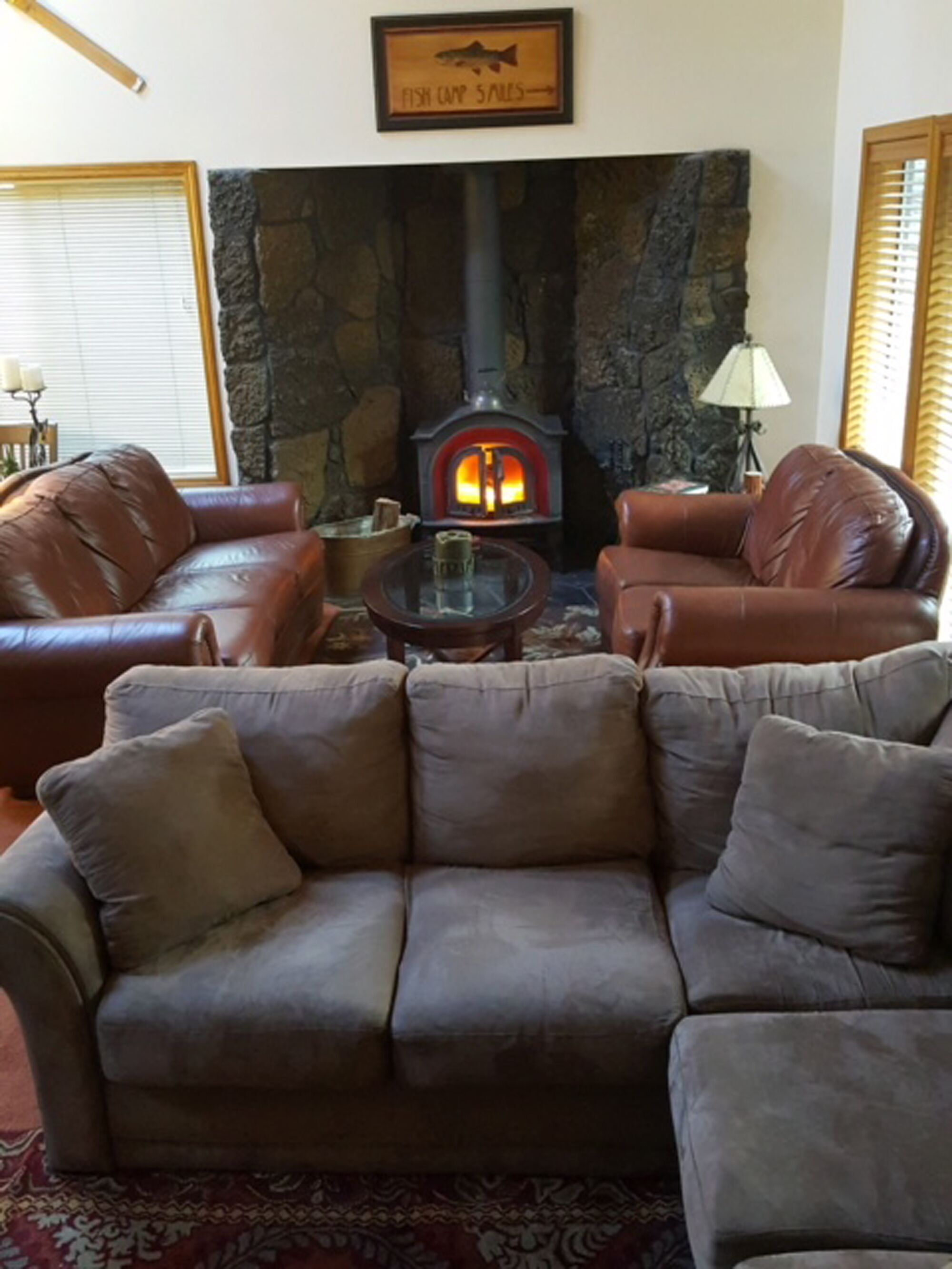 Perfect Escape! 3 BR home, SHARC passes/hot tub/bikes