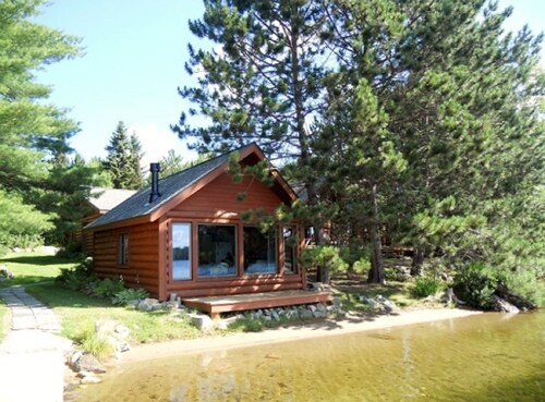Burntside Lake-Home, Cabin & Sauna, Come & Enjoy The Serenity, Beauty & Wildlife