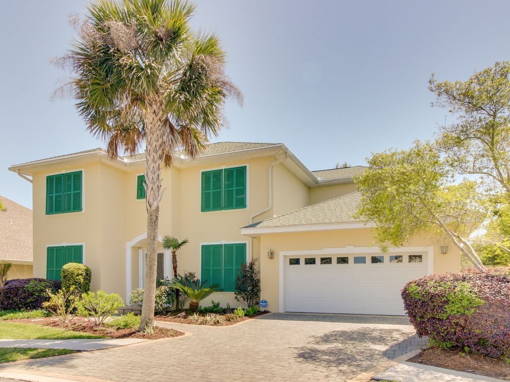 Beach Blessings - A Large Family Home w/ Private Beach Access and Pet Friendly 