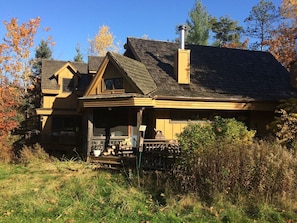 Exterior - MadPad - Unique Family Home on Golf Course (La Pointe)