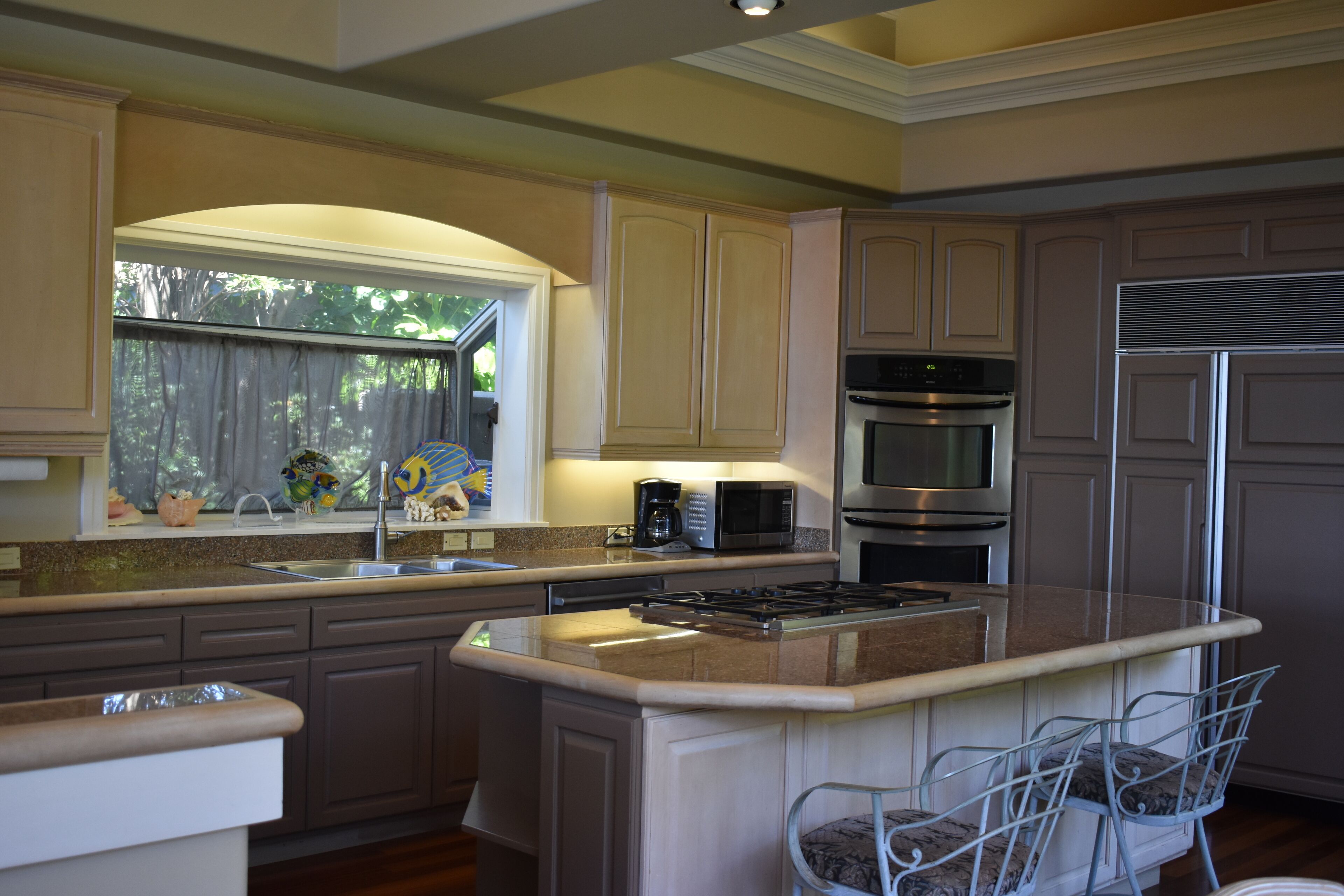 Stunning Beachfront 5 Bedroom, 6.5 Bath Estate with Pool, Spa & Air Conditioning