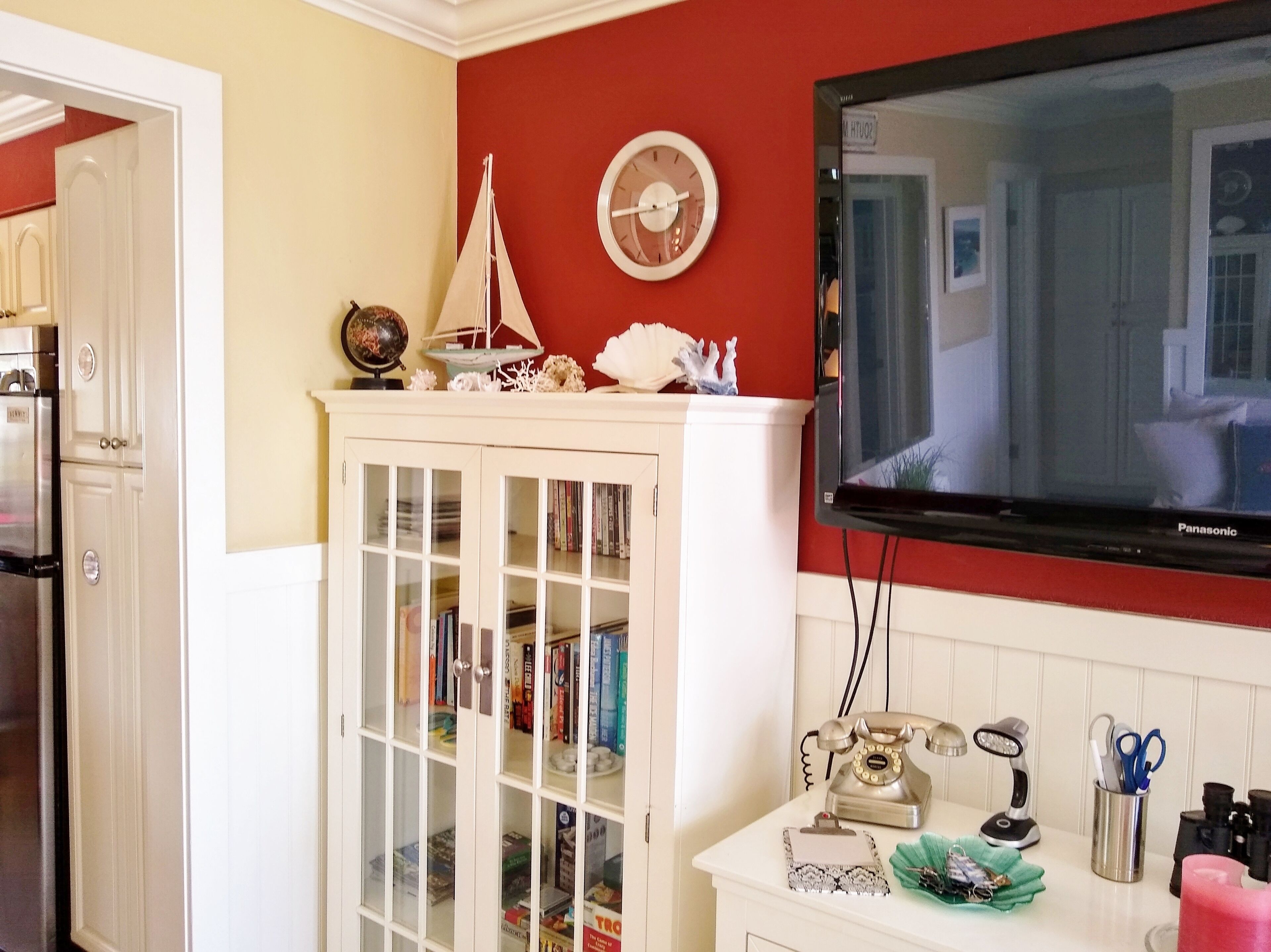 Steps from calm Bay water and roaring Ocean waves