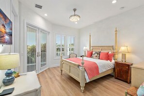 5 bedrooms, desk, iron/ironing board, travel cot - Seaview Home, Oceanfront Deck & Beach Access (Ponte Vedra Beach)