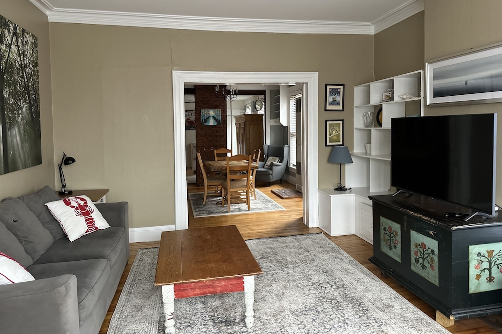 Downtown Portand-762 Congress St. Apartment
