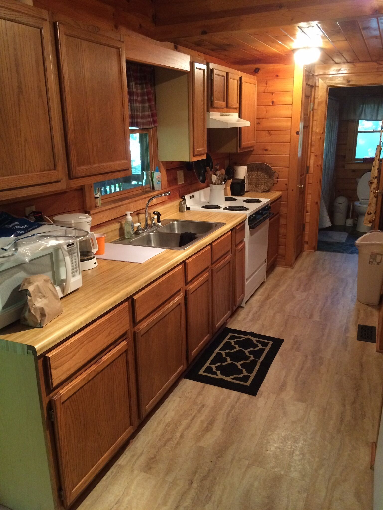 Log cabin near Roosevelt Park and Callaway Gardens, Non Smoking, prefer no pets.