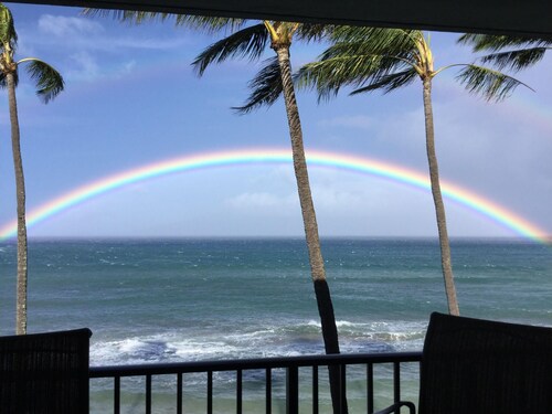 Spectacular OCEANFRONT! 2BR/2BA Papakea L-305. June 14 - 18th 250/nt