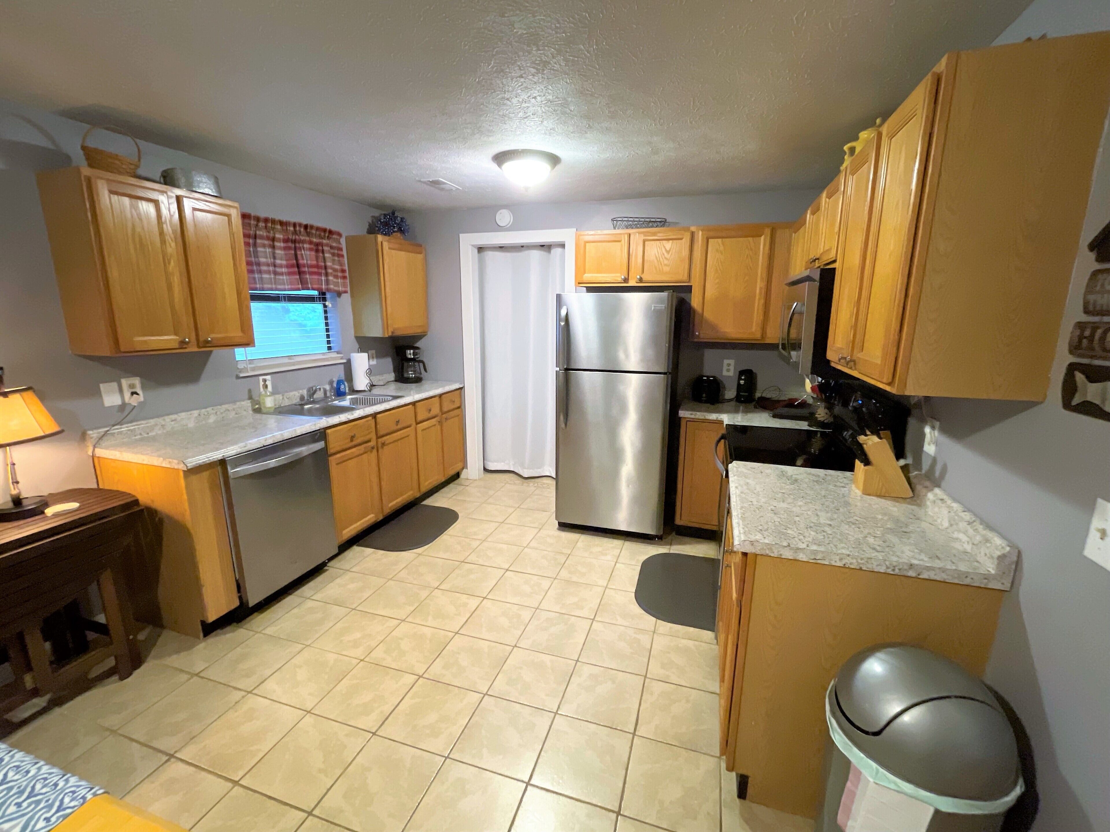 冰箱、微波炉、烤箱、炉灶