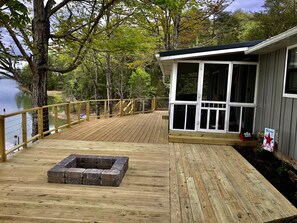 Terrace/patio - LAKEFRONT Lakehouse with Boat Ramp and Private Dock (Sevierville)