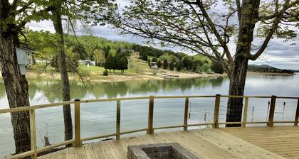 * LAKEFRONT * Ziehen Sie den Netzstecker in unserem Lakehouse mit Bootsrampe und eigenem Dock - ohne WIFI