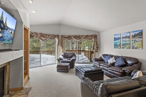 Smart TV, fireplace, table football, stereo