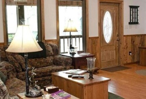 Pine Cone - kodikas ja täydellinen pariskunnille ~ Sisältää kajakkeja!  