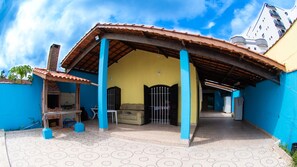 Terrace/patio - House with pool 50 meters from the beach (Balneário Itaóca)