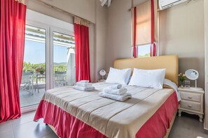 4 bedrooms, in-room safe, iron/ironing board, WiFi