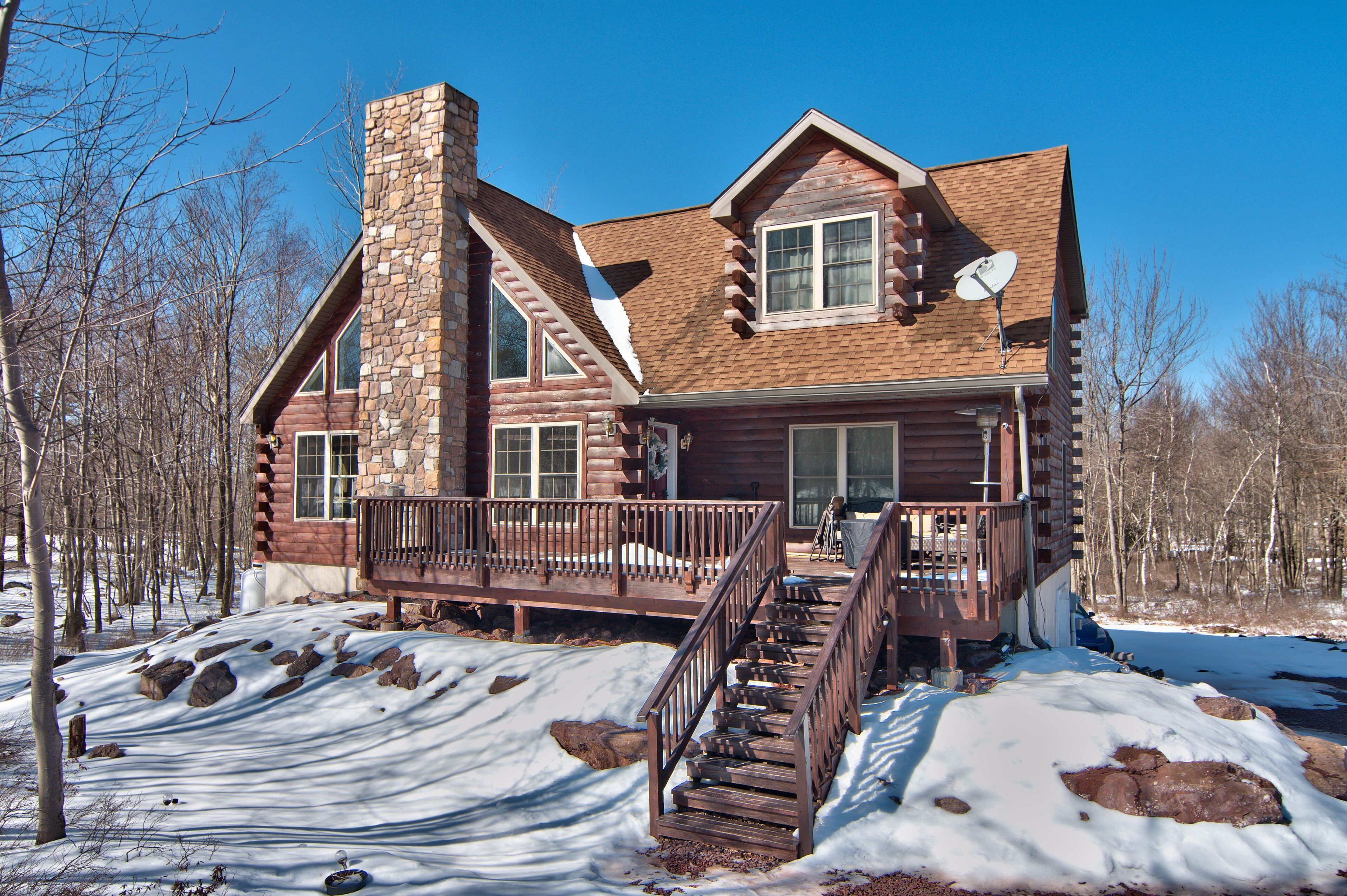 Ski JFBB Log Chalet home (modern, luxury, & New) Pocono Raceway