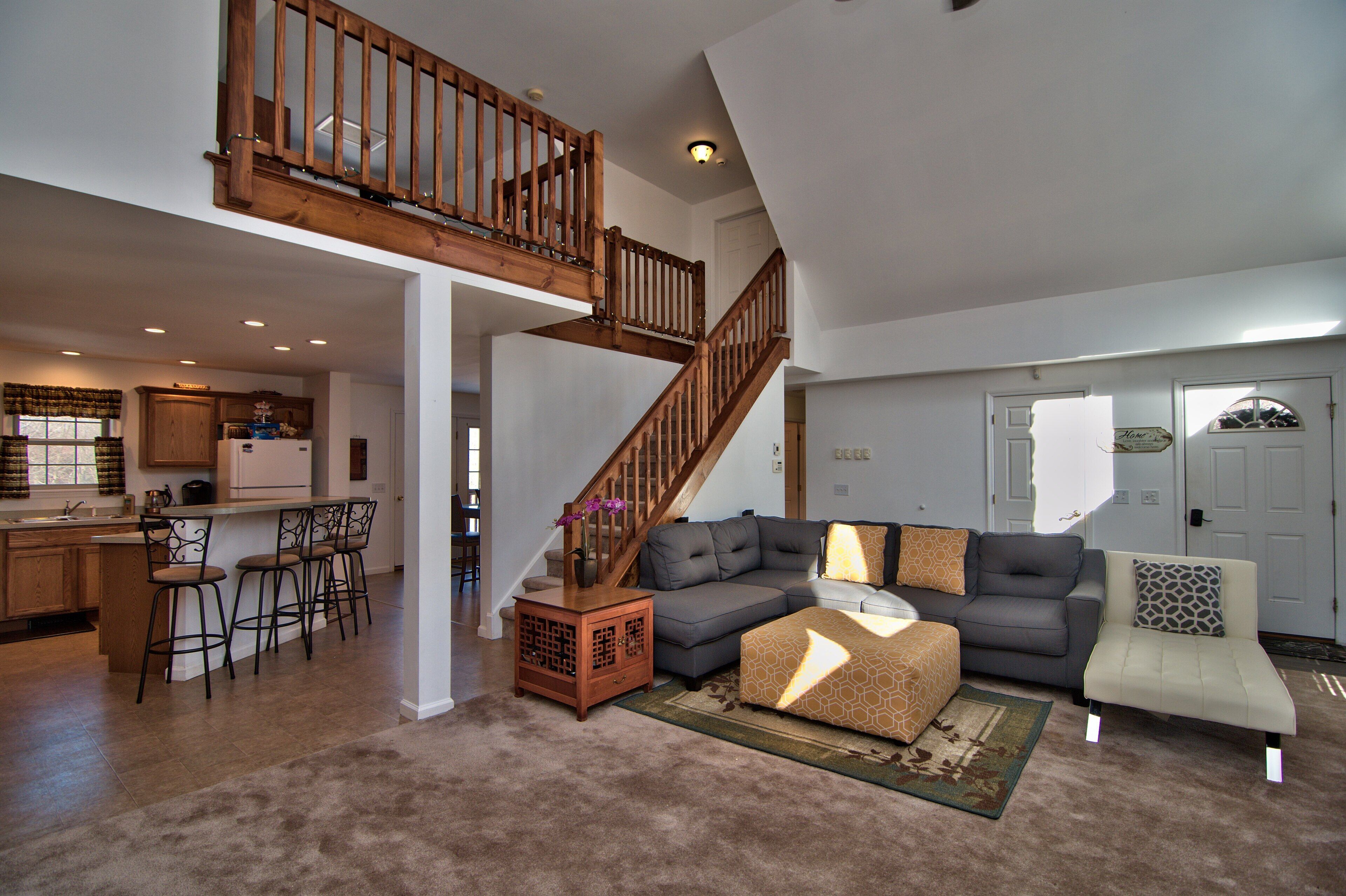 Ski JFBB Log Chalet home (modern, luxury, & New) Pocono Raceway