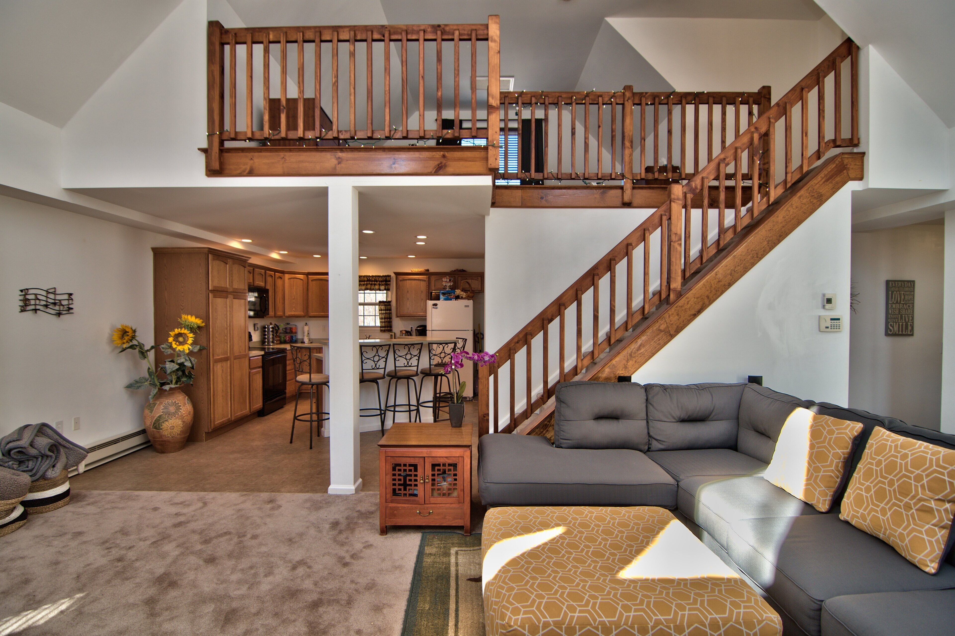 Ski JFBB Log Chalet home (modern, luxury, & New) Pocono Raceway