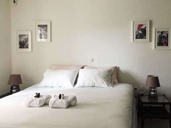 2 habitaciones, tabla de planchar con plancha, wifi y ropa de cama 