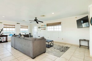 Téléviseur, bureau