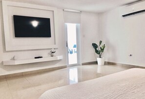 4 chambres, fer et planche à repasser, lit parapluie, Wi-Fi