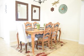 Dining - Step into the villa and you will go WOW!!!-3 miles to Disney (Kissimmee)