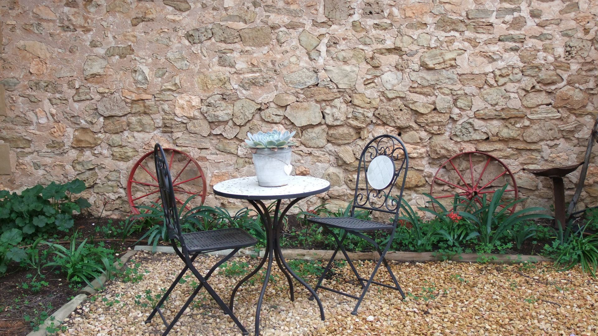 Cosy Crossfield Cottage Bed & Breakfast — image 23