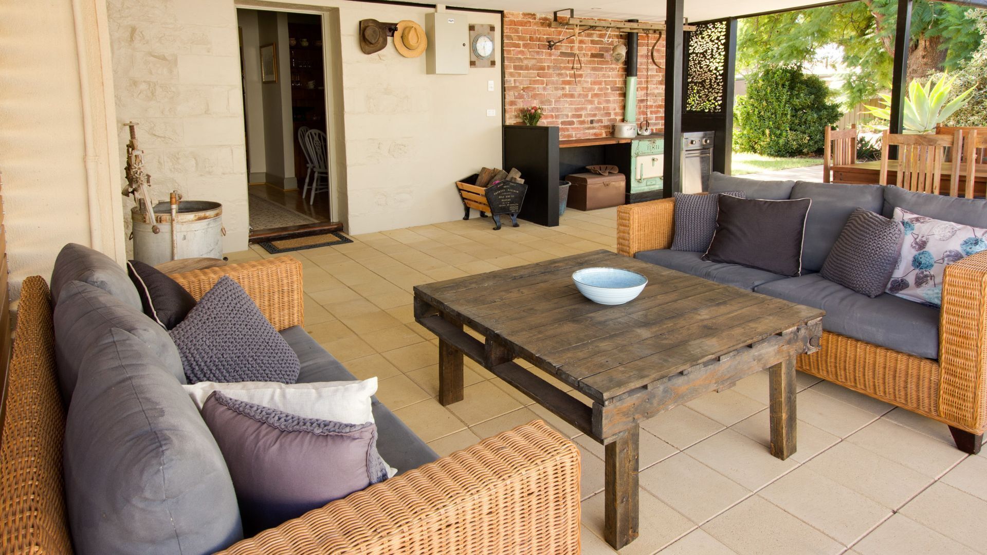 Cosy Crossfield Cottage Bed & Breakfast — image 14