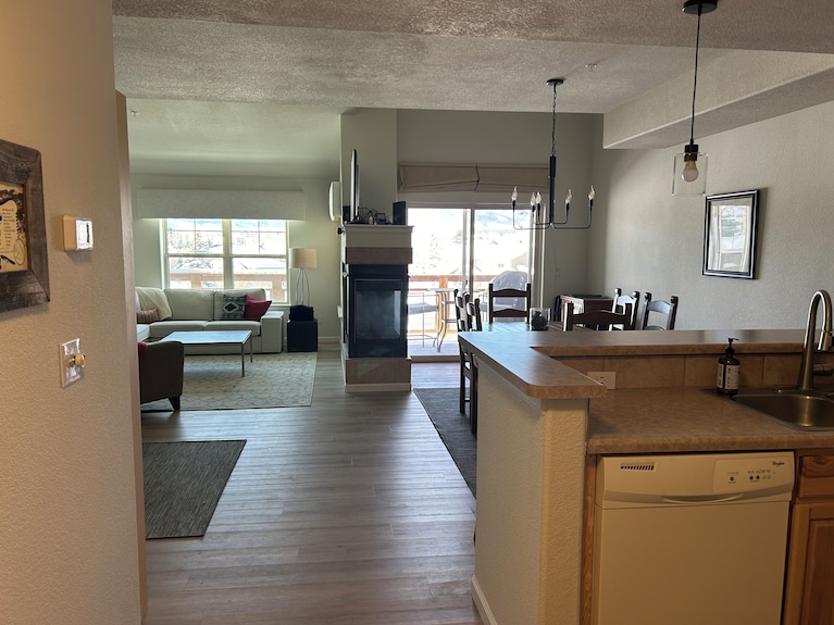 Spacious Waterfront Home With Views And Location - Winter Park, CO