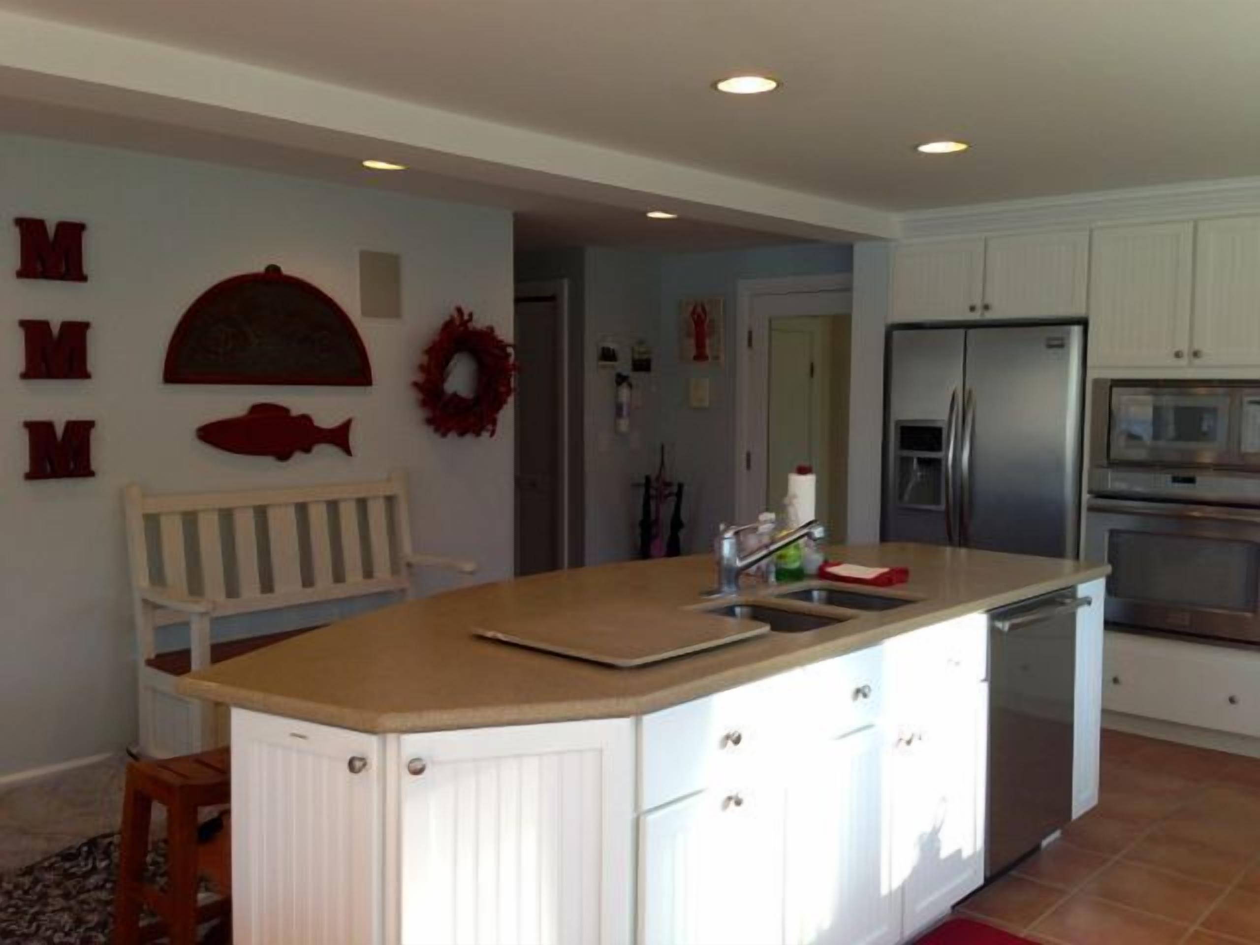 Spacious 4 bedroom waterfront home on Casco Bay