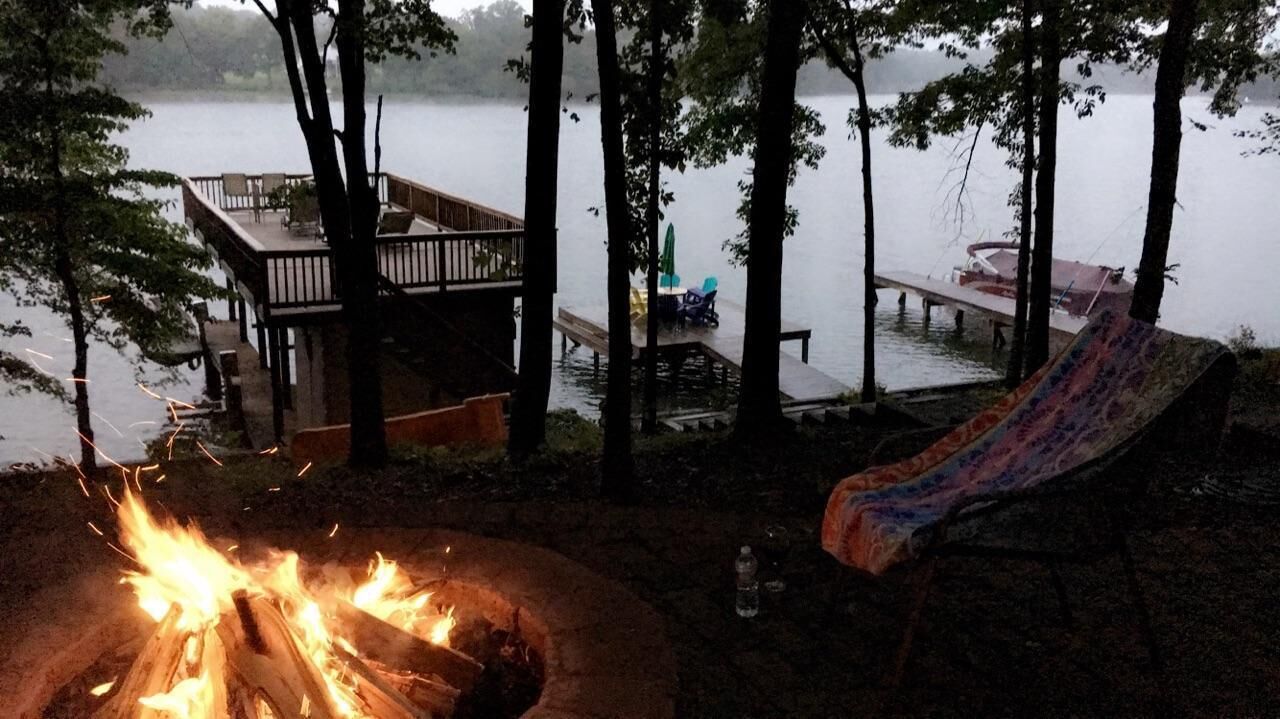 Cozy Waterfront Lake Anna Home, Pet Friendly, No-Smoking, Public Side