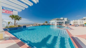 Een infinity pool, een verwarmd zwembad