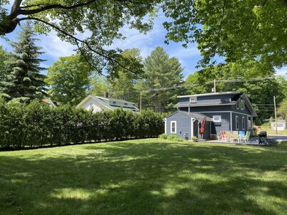 Walloon Lake Cottage; Minutes Walk to Water & The Village