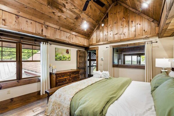4 bedrooms, iron/ironing board, free WiFi, bed sheets - Already There (Blue Ridge)