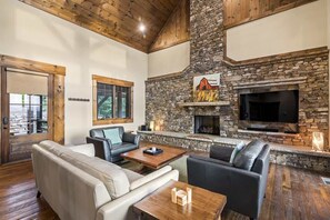 TV, fireplace - Already There (Blue Ridge)