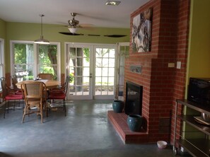 Dining - Perch Or Flounder On The Blanco River (San Marcos)