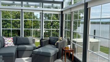 Smart TV, fireplace, books