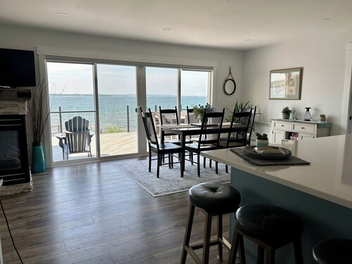 Quiet Waterfront Cottage Close To Charlottetown