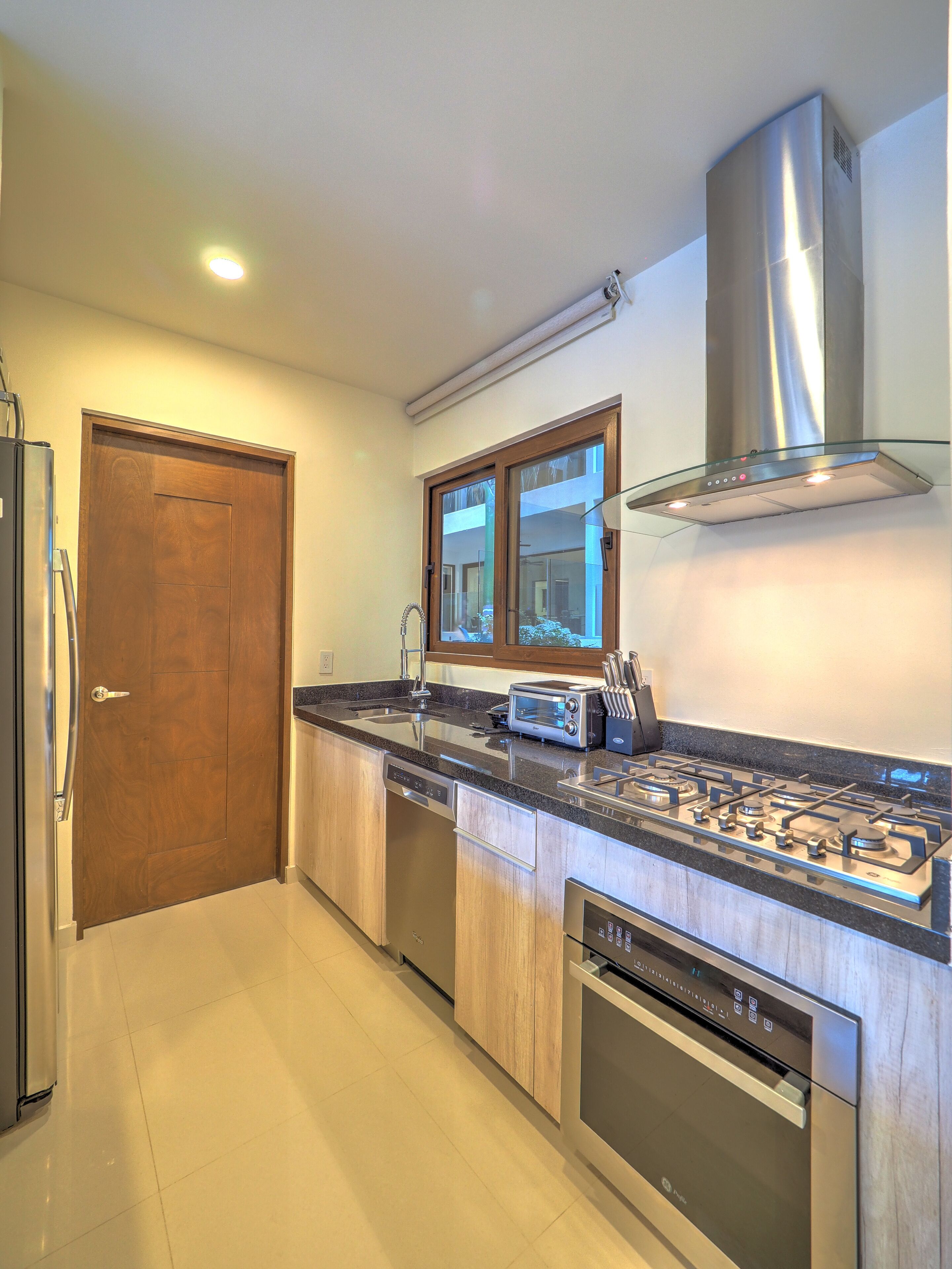 Charming apartment/1 bedroom /1.5 baths /pool, jacuzzi,Gym,heart romantic zone