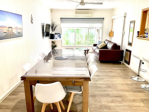 Rosebud Sea Central Holiday Destination with Outdoor Pool