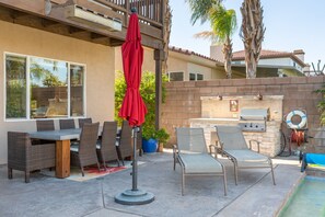 Outdoor dining - Ideal Summer getaway home  License #065778 (La Quinta)